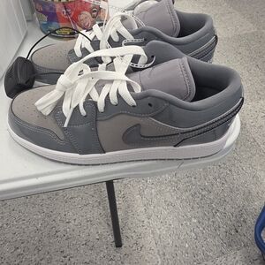 Nike Dual-Tone Gray Sneakers